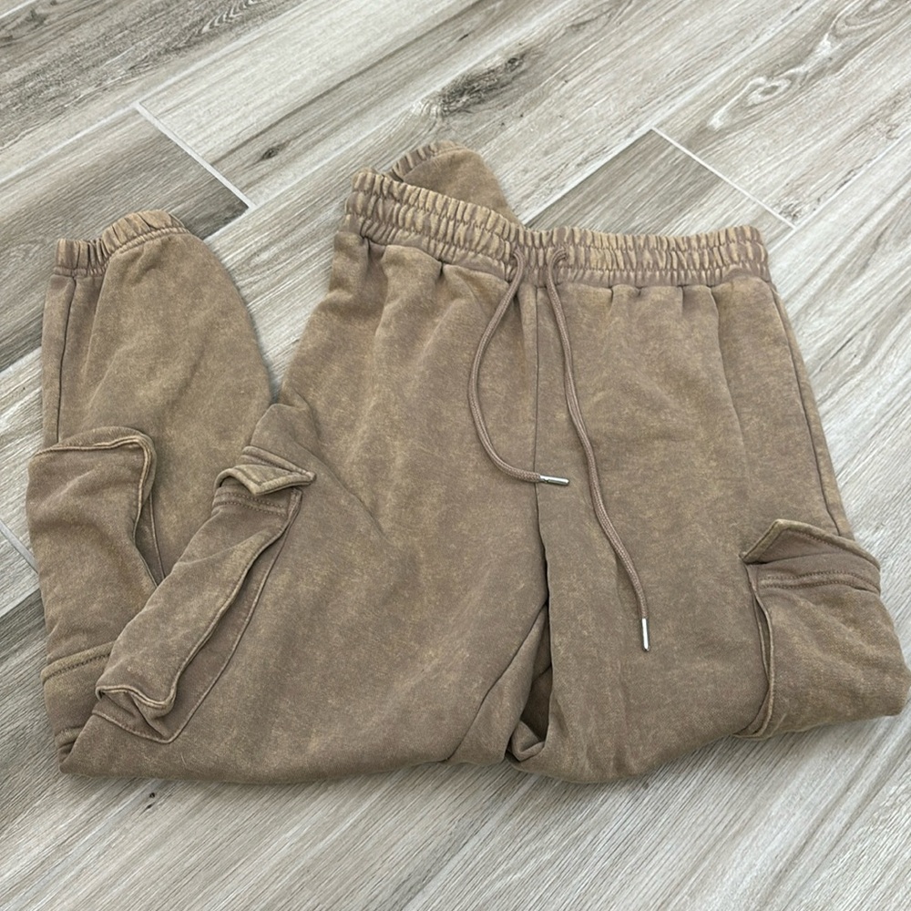 forever 21 cargo sweatpants brown size small